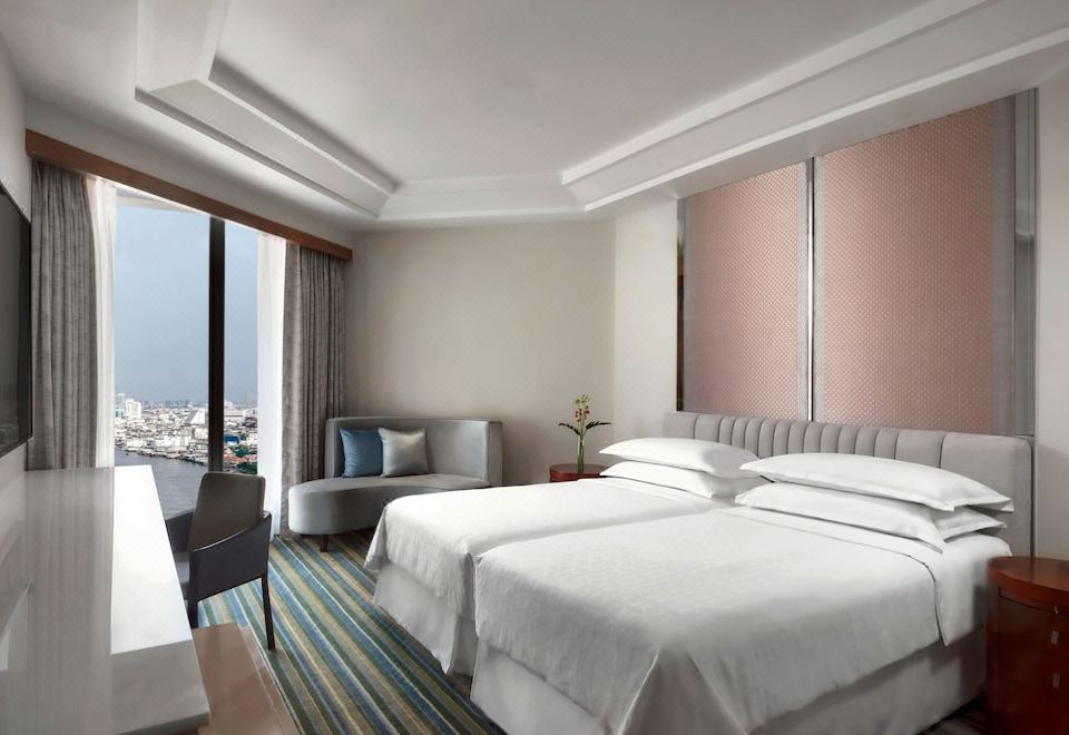 Royal Orchid Sheraton Hotel & TowersJunior Suite with riverview