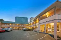 Travelodge by Wyndham Everett City Center