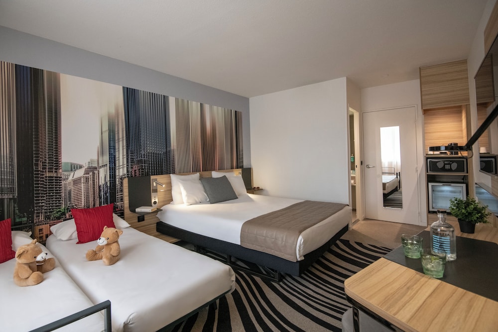 高级房， 多张床