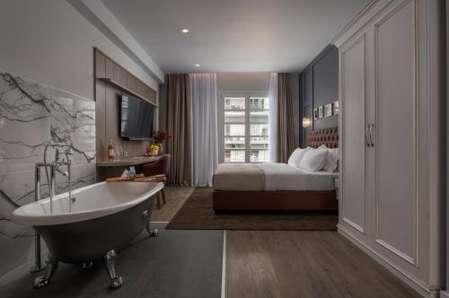 带浴缸的豪华套房