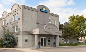 Days Inn by Wyndham Toronto West Mississauga