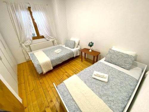 带露台的两卧室套房