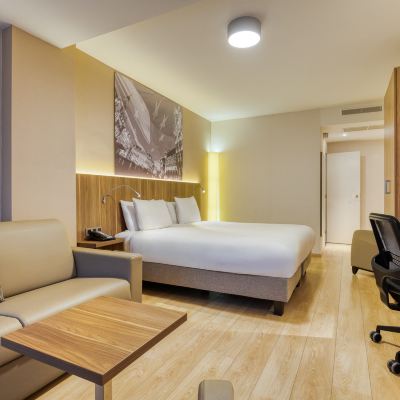 特大床套房配梳化床 布魯塞爾舒曼假日酒店 - IHG 酒店優惠