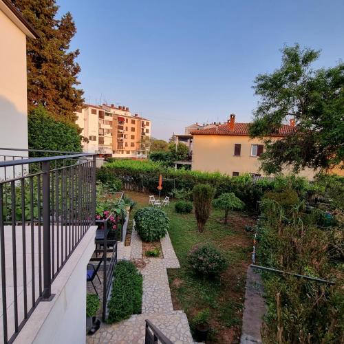 两卧室公寓 - 带露台