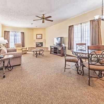 Double Queen Family Suite Branson Towers Hotel Promo Code