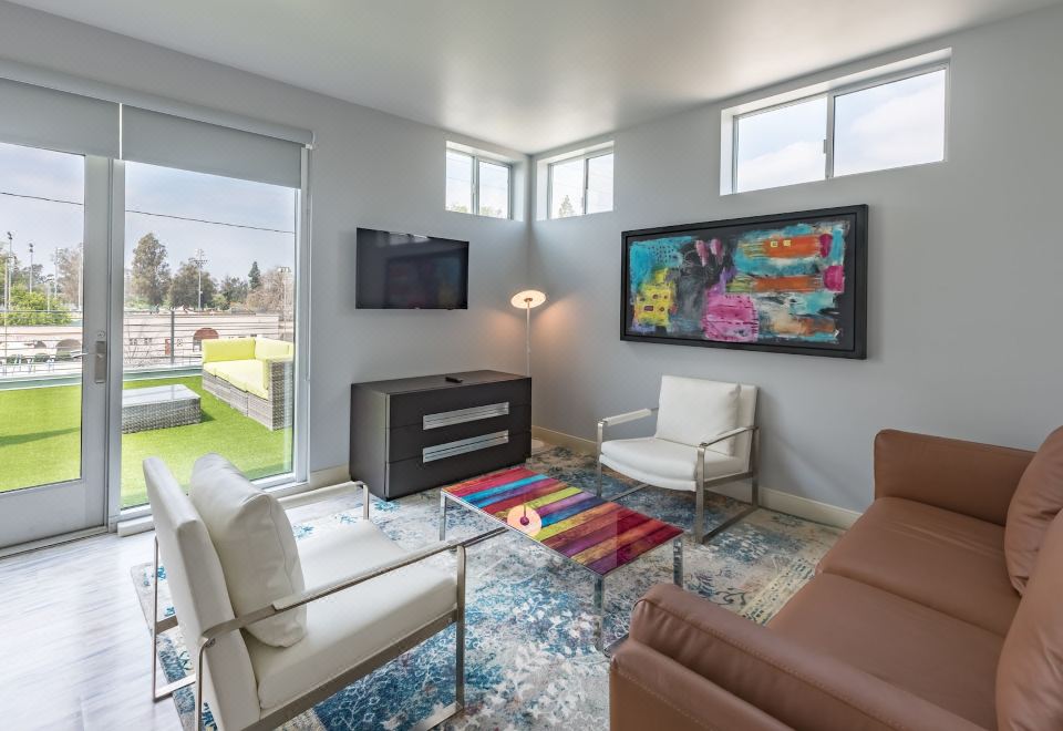 Lexen Hotel - North Hollywood Near Universal StudiosNoho Suite With Terrace, 1 King Bed