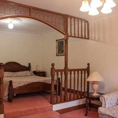 標準房， 陽台 （鄉村套房） 複式， 寬敞休息區， 連通浴室 莊園酒店優惠