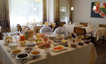 Hotel Forsthaus St. Hubertus - Housity