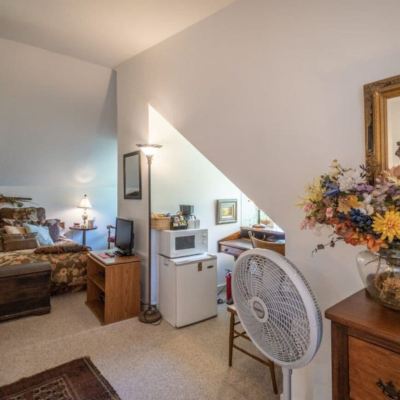 Standard Double Room, Ensuite (Leaf Room) Stone Haus Bed & Breakfast Promo Code