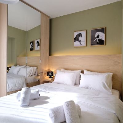 Deluxe Three-Bedroom Apartment with Balcony Hercules Residence Promo Code