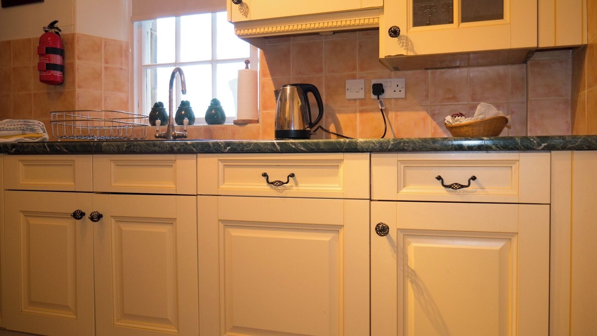 传统村舍， 2 间卧室， 壁炉， 花园景观