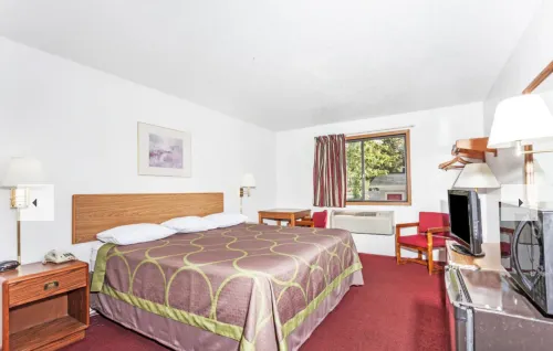 Super 8 by Wyndham Winchester VA