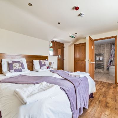 Comfort Double Or Twin Room, Accessible, Ensuite The Golden Fleece Promo Code