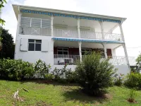 Charming villa with sea view  호텔