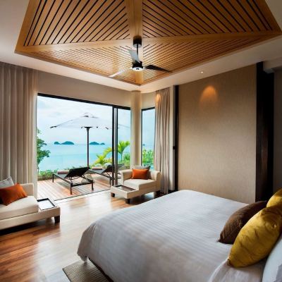 3 King Bedrooms, Oceanview Pool Villa