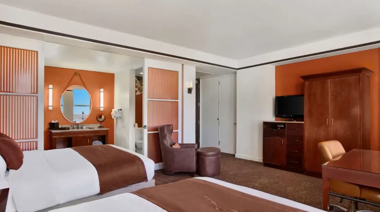 The Emily Morgan San Antonio - a DoubleTree by Hilton Hotel Room
