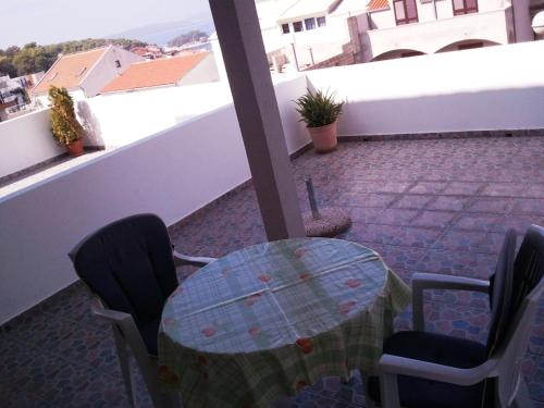 带露台的海景一室公寓