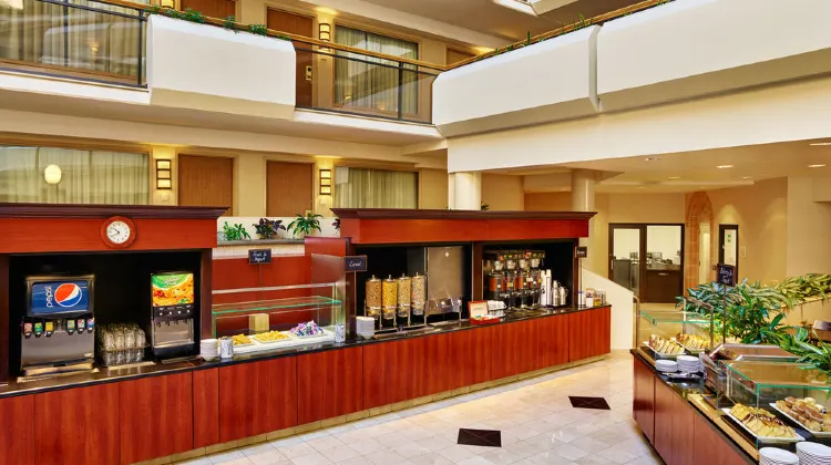 Embassy Suites by Hilton Tysons Corner Dining/Restaurant
