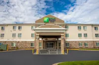 Holiday Inn Express & Suites CLINTON by IHG
