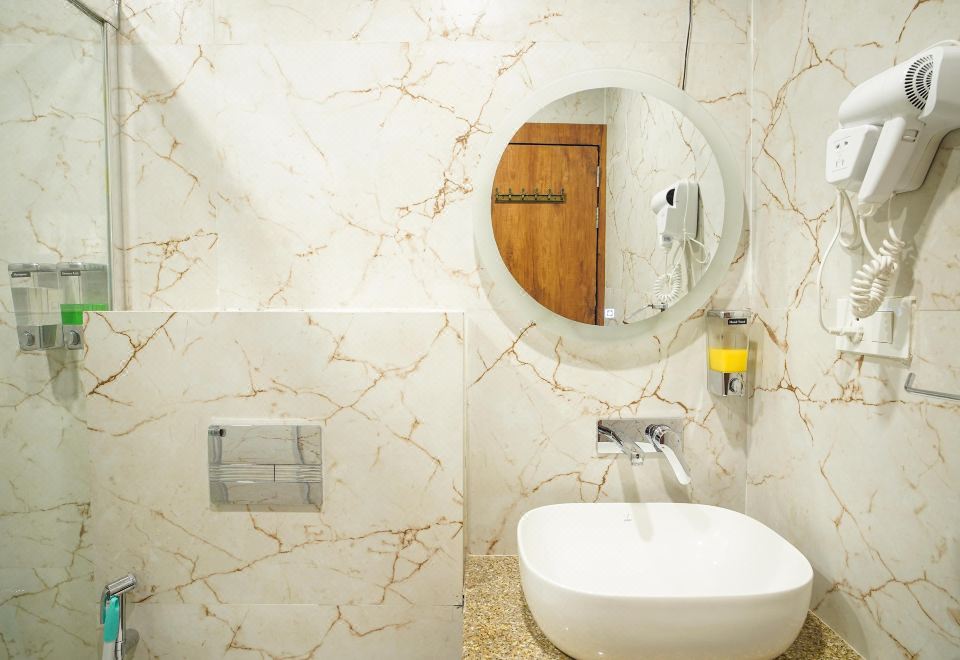 Hotel Nirvana Bliss, Behind Parmarth NiketanDeluxe Double Room