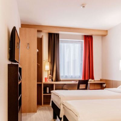 Standard Twin Room Ibis St Petersburg Centre Promo Code