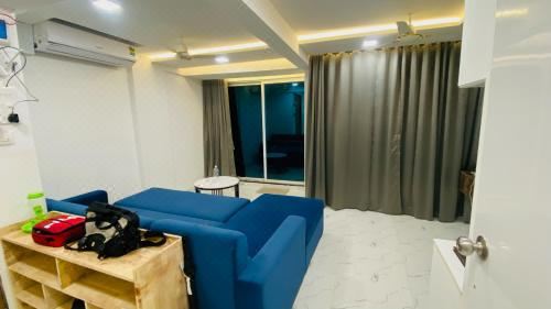 带阳台和海景的豪华双人房