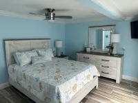 Island Cottage in Quaint Matlacha Florida. Amazing island life is a click away… Hotele w: Matlacha