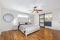 Stylish 5Br  3BA Home w/Pool  Perfect for 16Ppl