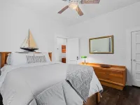 Renovated Bungalow 1 Block from Downtown Seneca! 7 miles from Clemson! Hotels in Seneca