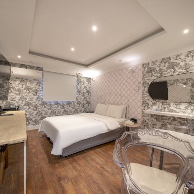 Deluxe Cinema 75-Inch Tv (Parking Available, Non Smoking Room) Yeongdeungpo Hotel LE O 쿠폰