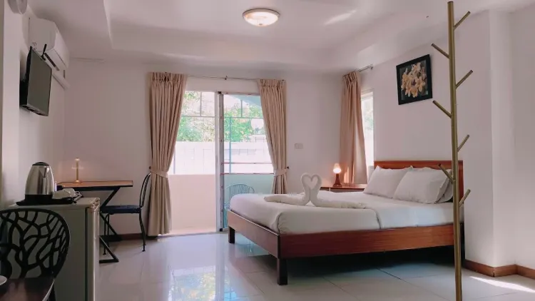 ห้องเตียงใหญ่ พร้อมวิวเมือง