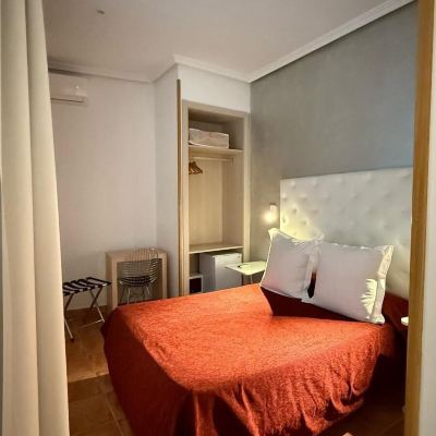 Superior Double Room, Private Bathroom (Interior) Hostal Las Fuentes Promo Code