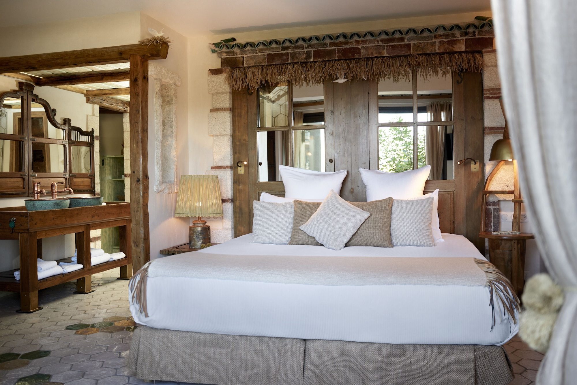 带露台并享有海景的小型套房