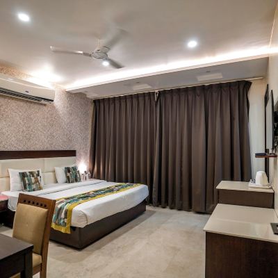 Deluxe Room Hotel The Golden Apple Promo Code