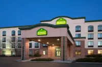 Wingate by Wyndham Fargo