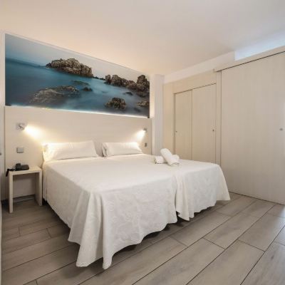 Junior Suite, Balcony, Pool View (Extra Bed) Aparthotel Miami Park Promo Code