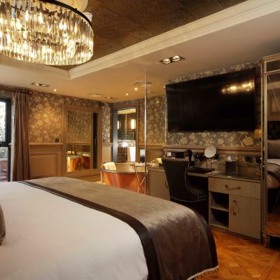 Premier Double Room, 1 King Bed, Hot Tub The Impeccable Pig Promo Code