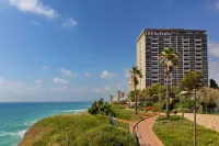 The Seasons Hotel -Studio & Suite