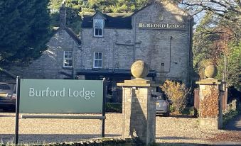 Burford Lodge Hotel - Adults Only - Housity