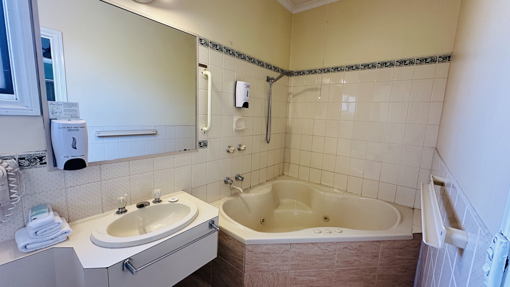 大床间 - 带spa浴缸