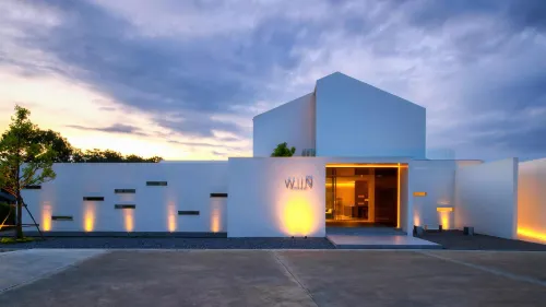 WIIN Phetchaburi Hotel