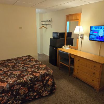 Standard Queen Room Travelers Lodge Marshall Promo Code