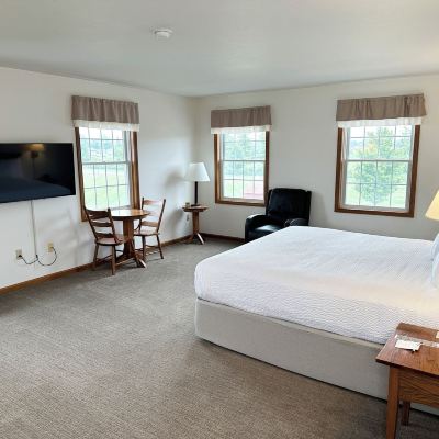 Grand King Room Farmstead Inn & Conference Center Promo Code