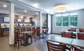 Microtel Inn & Suites by Wyndham Windham