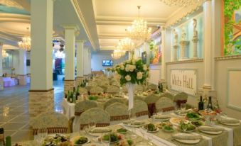 Grand Hotel Uyut