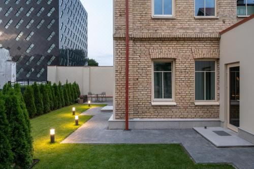 带露台一室公寓