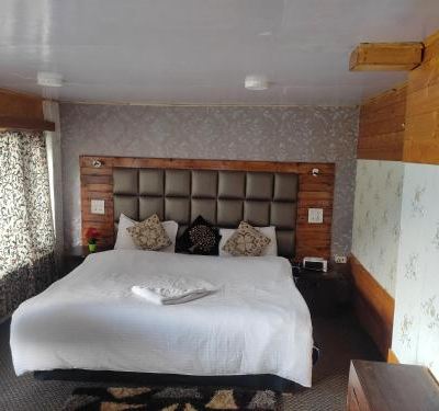 Budget Double or Twin Room Hotel White House Promo Code