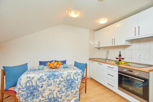 带海景的一卧室公寓