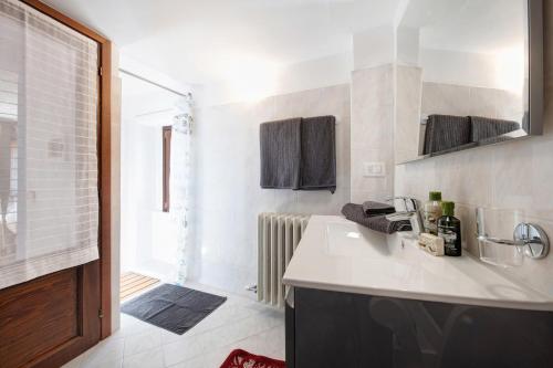 高级一卧室带阳台公寓