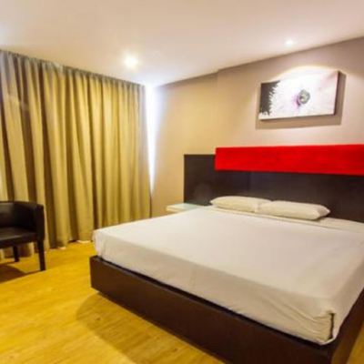 Bilik Deluxe Katil King Size Kupon Red Rock Hotel Penang (PenangFightCovid-19 Certified)